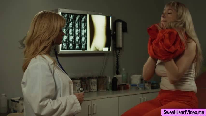 Serene - Verronica Kirei let Nurse Serene Siren scissor her pussy - fetishpapa.com