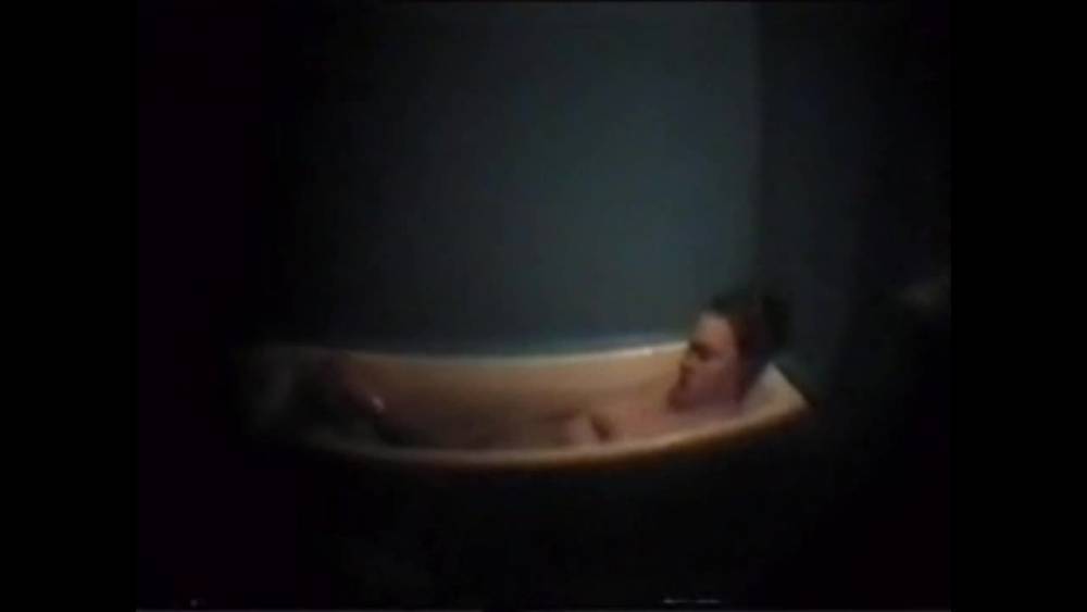 Busty mother masturbates in bath - pornoxo.com