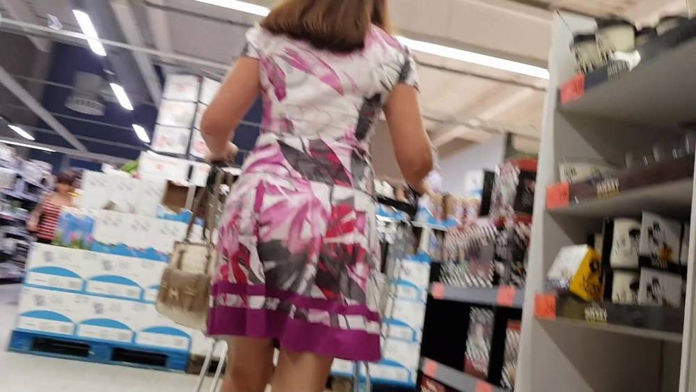 Very sexy mature lady in a store upskirt - xhamster.com - Germany