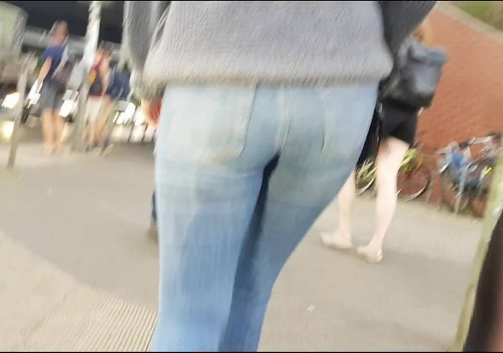 Nice tight candid teen ass creepshot in jeans - xhamster.com