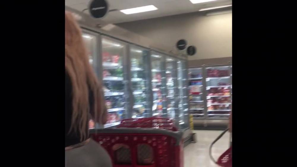 Candid huge ass white girl in target... Is it real or fake? - xhamster.com - Usa