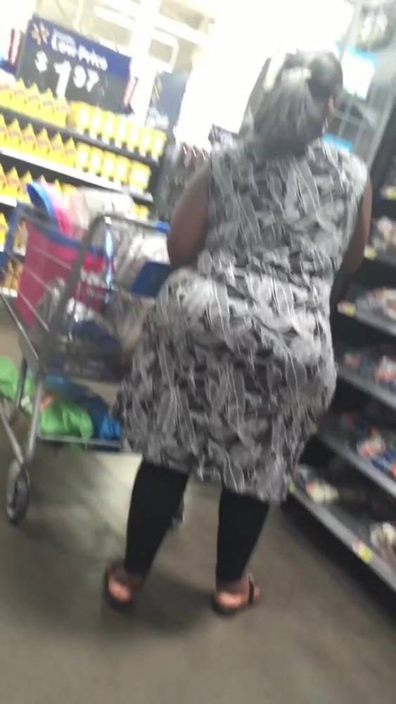 Candid Wide Booty Granny - xhamster.com - Usa