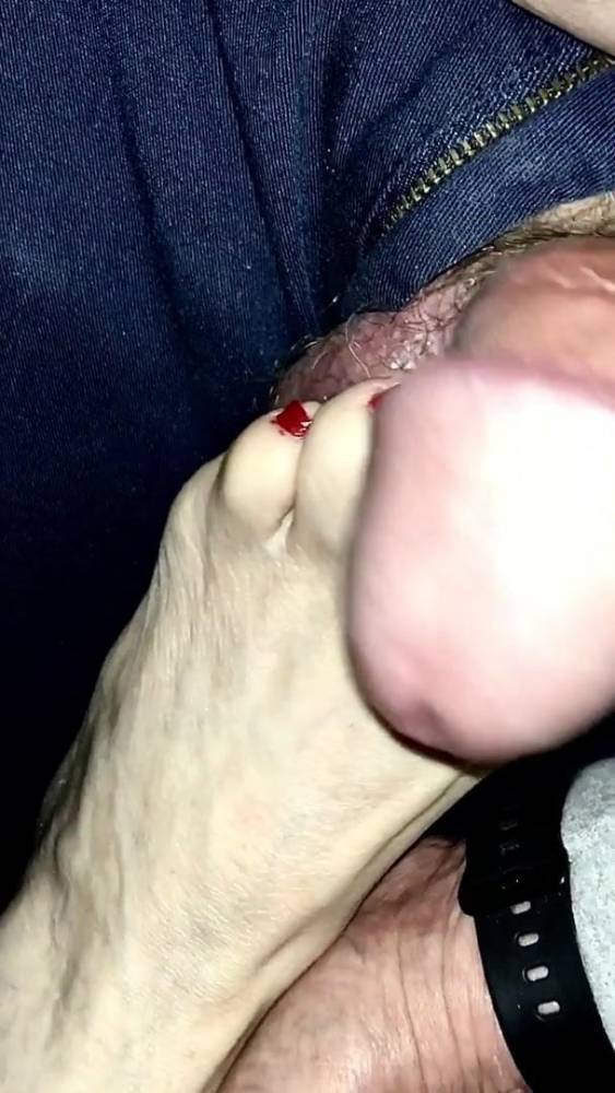 Want To Suck Wifes Red Toes - xhamster.com