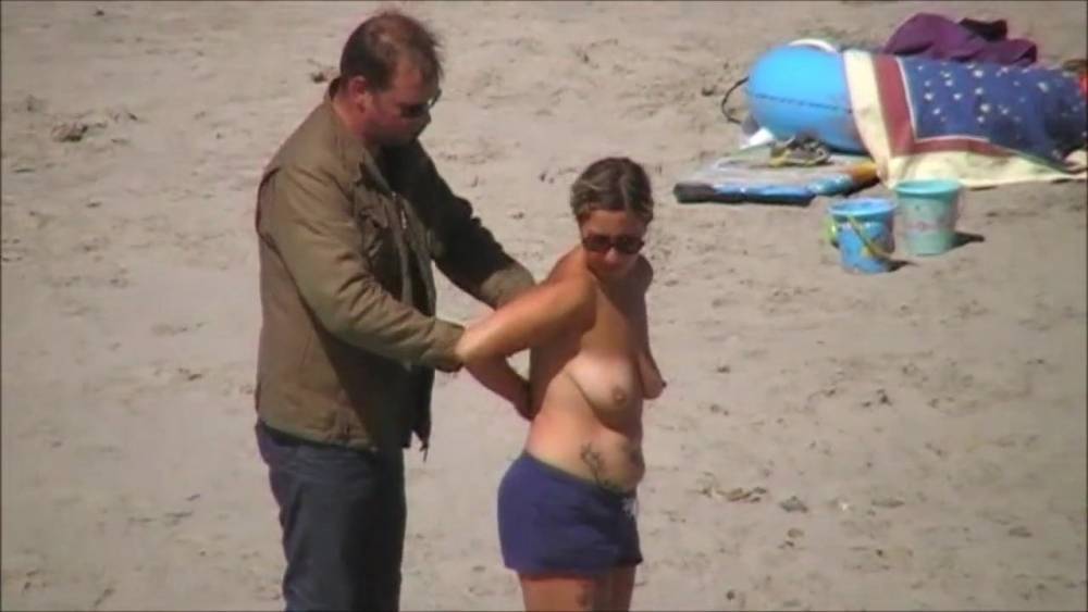 German milf on french beach spy. Shaky quality. - xh.video - Germany - France