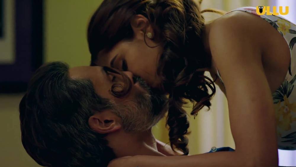 Indian Actress Aparna Sharma Intimate Scene with her hubby - xh.video - India