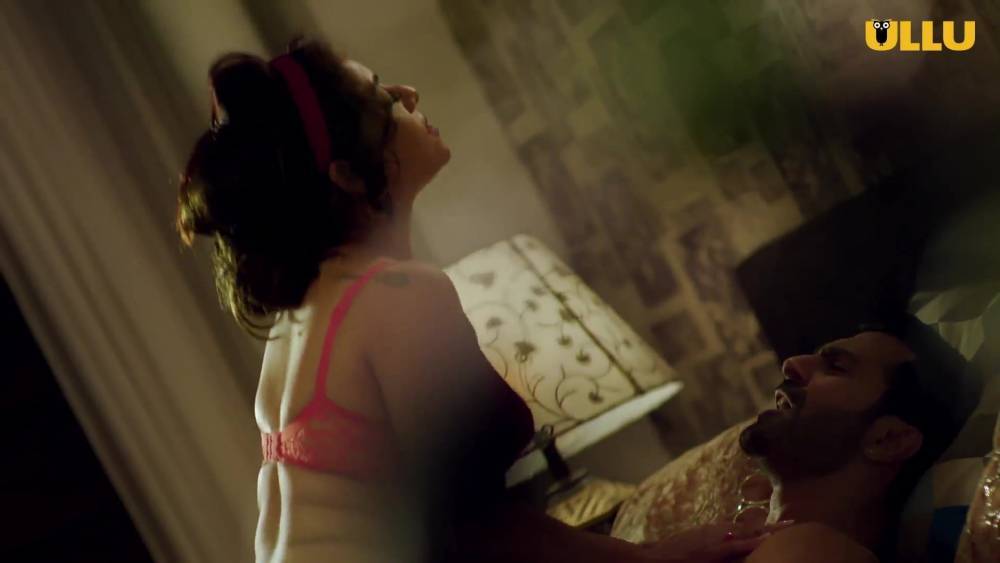 Indian Actress Naina Chhabra sex with bf in front Politician - xh.video