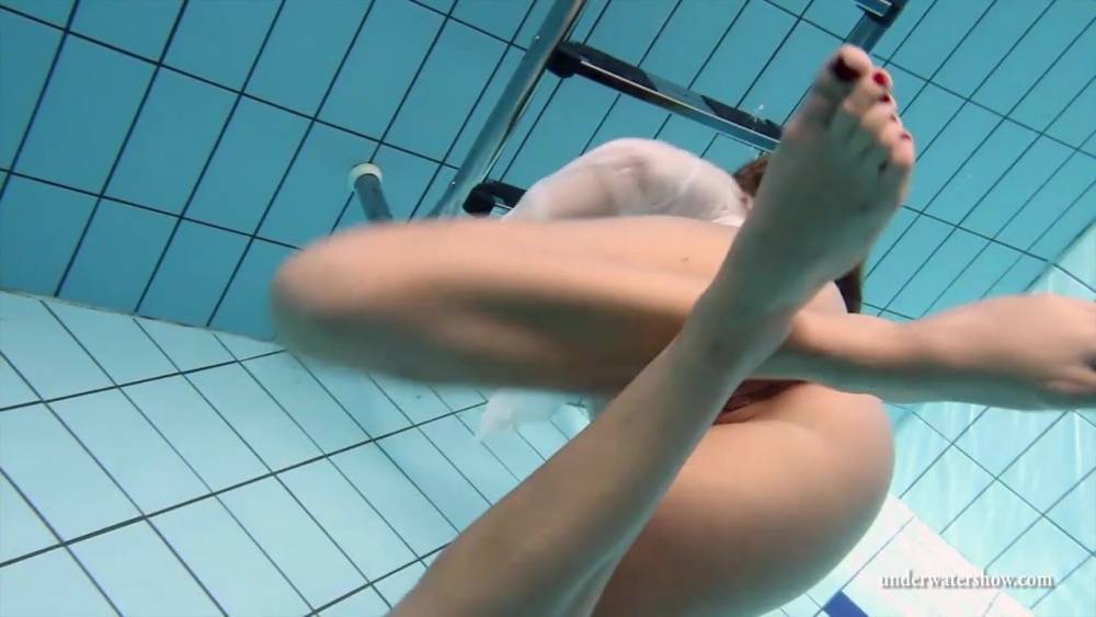 Silvie hot underwater babe - xh.video - Russia