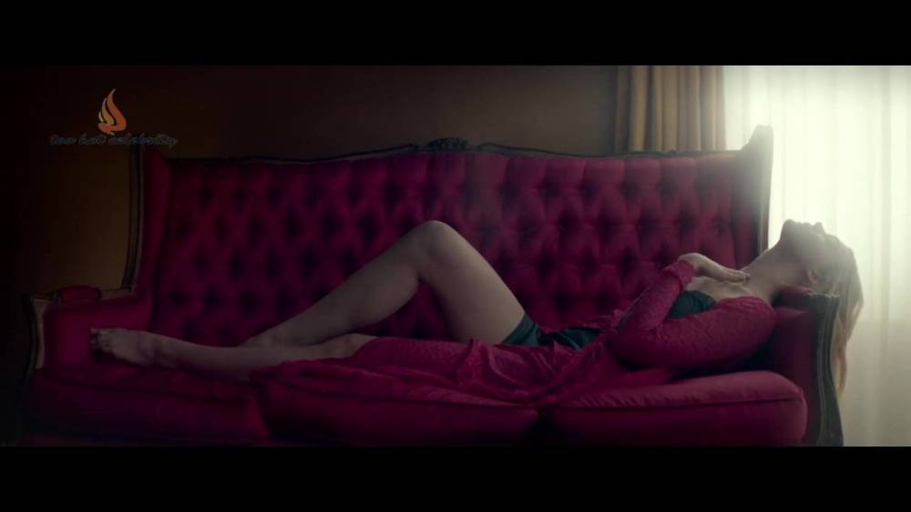 Elle Fanning - The Neon Demon 2016 - xh.video - Usa