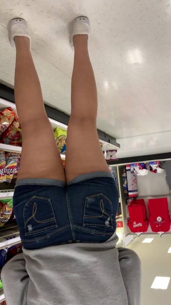Thick thighs, flat booty Latina pt.2 - xh.video