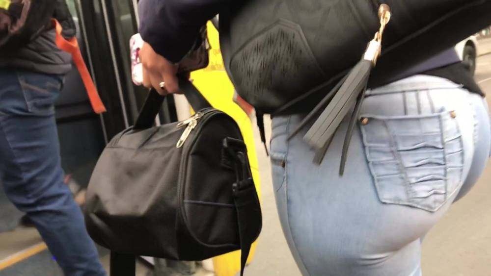 BEAUTIFUL ASS IN FIT JEANS - PART 5 - xh.video - Usa