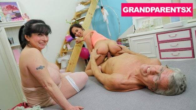 My first Sex Lessons from Loving Granny and Grandpa - xh.video