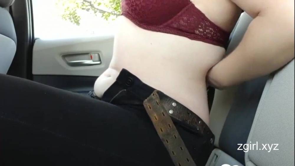Nothing makes me happier than masturbating in my car - xh.video