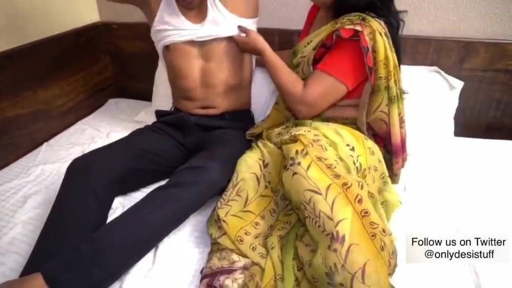 Indian Mom fucked by sons friend - xh.video - India - Pakistan
