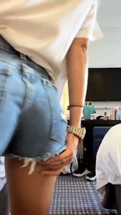 Bella Thorne's juicy ass - xh.video