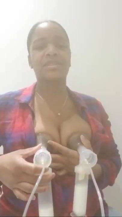 Black girl pumping her milk for Youtube 2 - xh.video