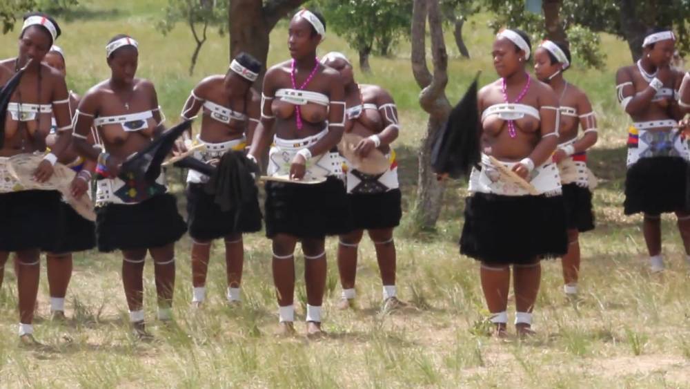 Busty African women topless dance - xh.video