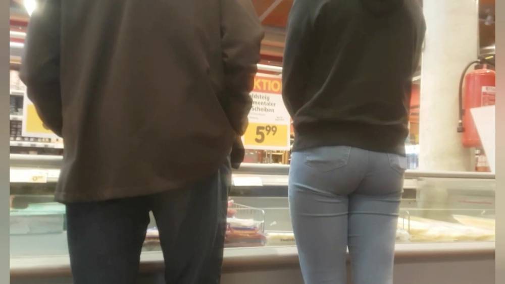 Tight jeans ass teen in supermarket - xh.video - Germany