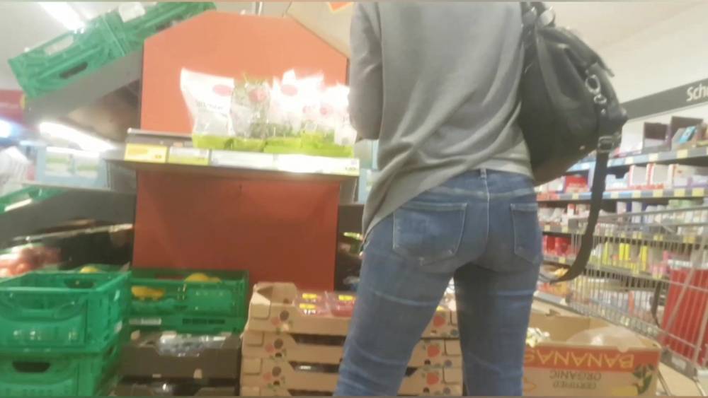Tight little jeans ass - xh.video - Germany