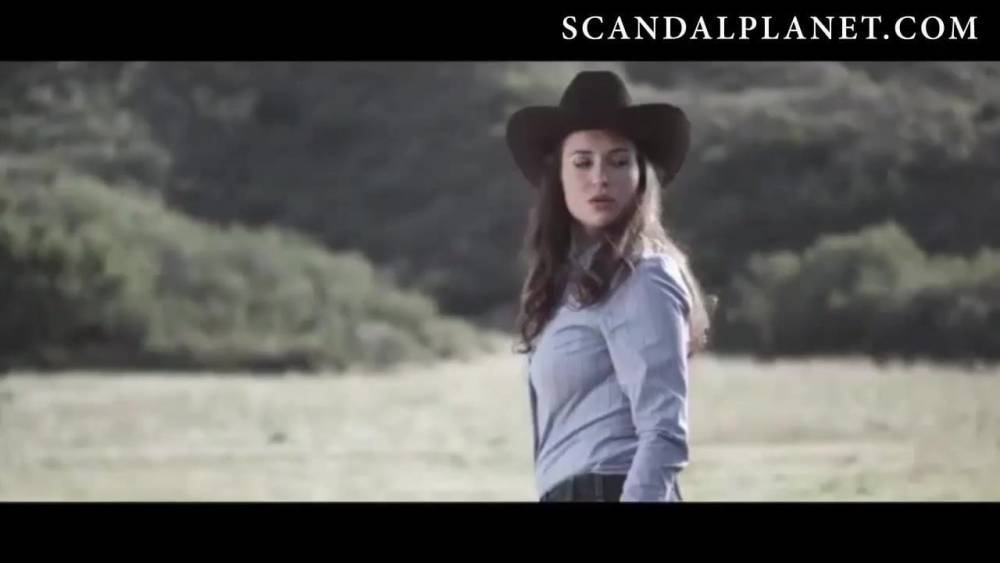 Milana Vayntrub Hot & Lesbo Scenes On ScandalPlanet.Com - xh.video