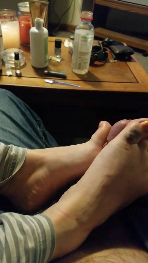 My queens fat foot job - xh.video