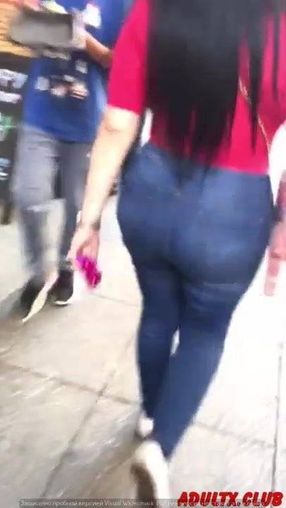Big Booty In Tight Jeans (Candid) - xh.video