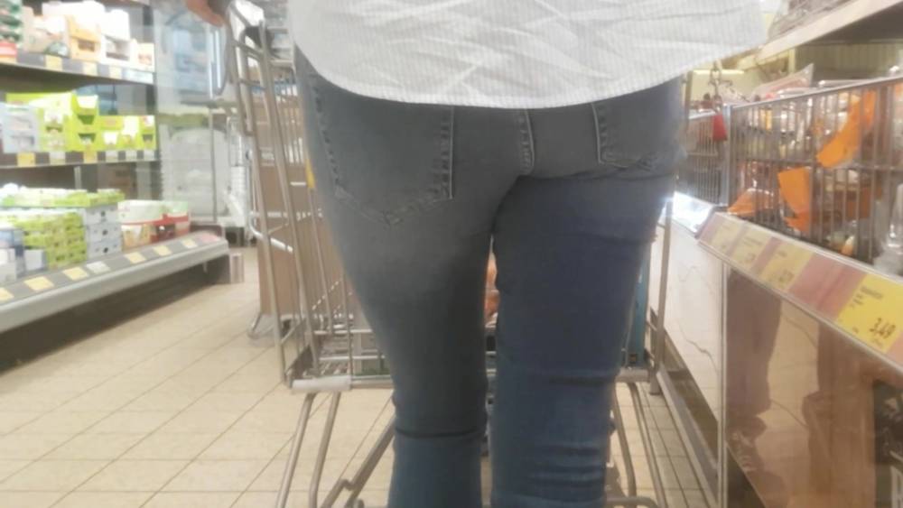 Tight tiny ass in jeans shopping - xh.video - Germany