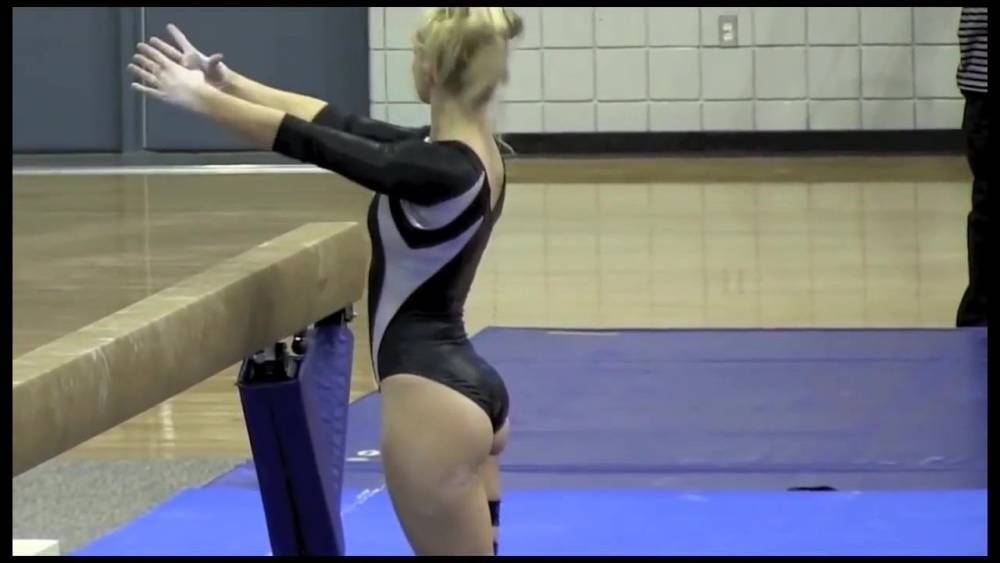 Blonde Gymnast pawg jiggly ass - xh.video