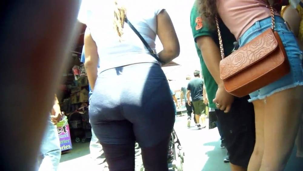 Candid mature thickness booty.... - xh.video