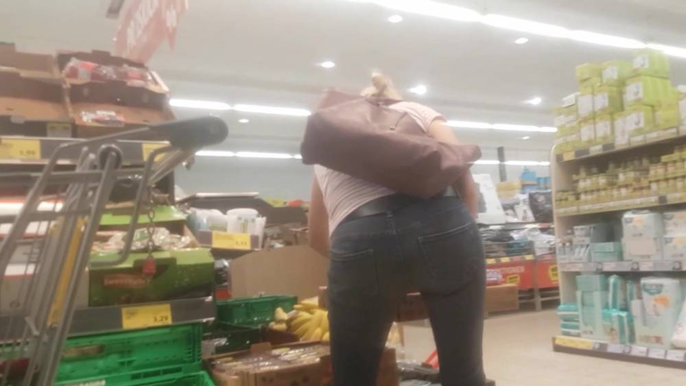 Tight tiny ass in jeans with bend over - xh.video - Germany