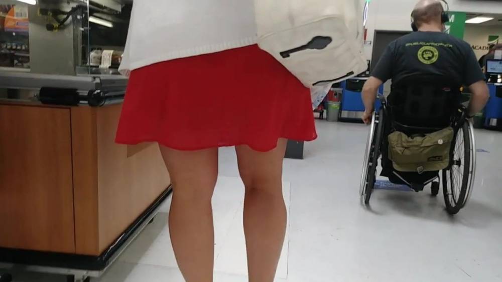 Fat Booty PAWG in Red Skirt Upskirt 2 - xh.video