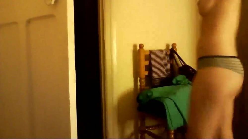 Hacked laptop camera. Girl changes clothes - xh.video