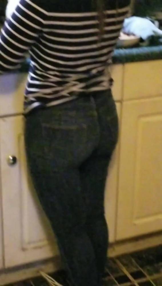 Sexy Teen Slut Candid Ass in Tight Jeans Petite Pussy Gap - xh.video