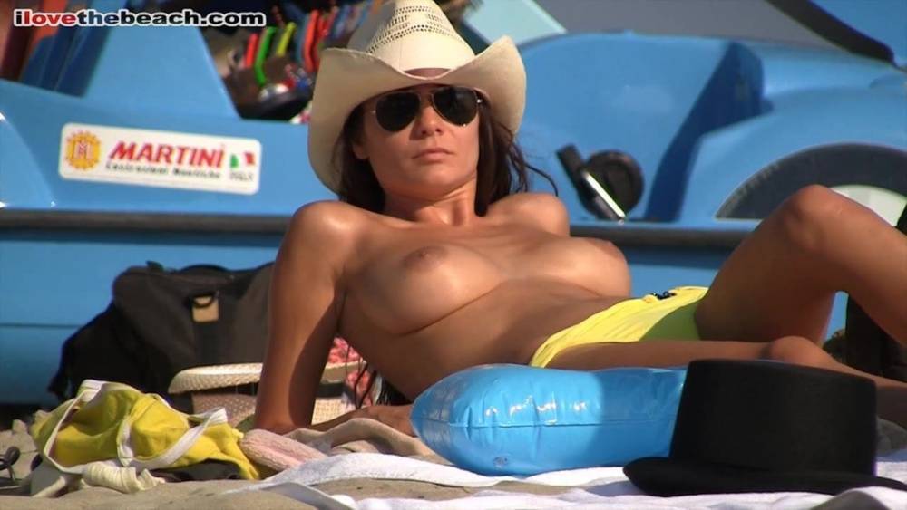sweet busty brunette on the beach - xh.video