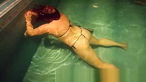 Alia testing new dildo underwater. - hdzog.com