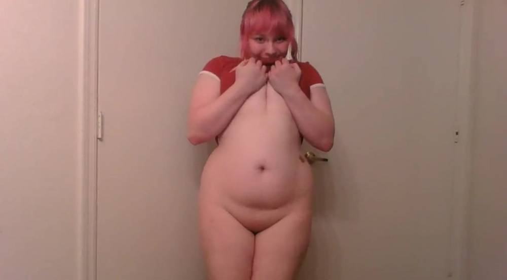 Natural Chubby Babe Shows herself off for You. - theyarehuge.com
