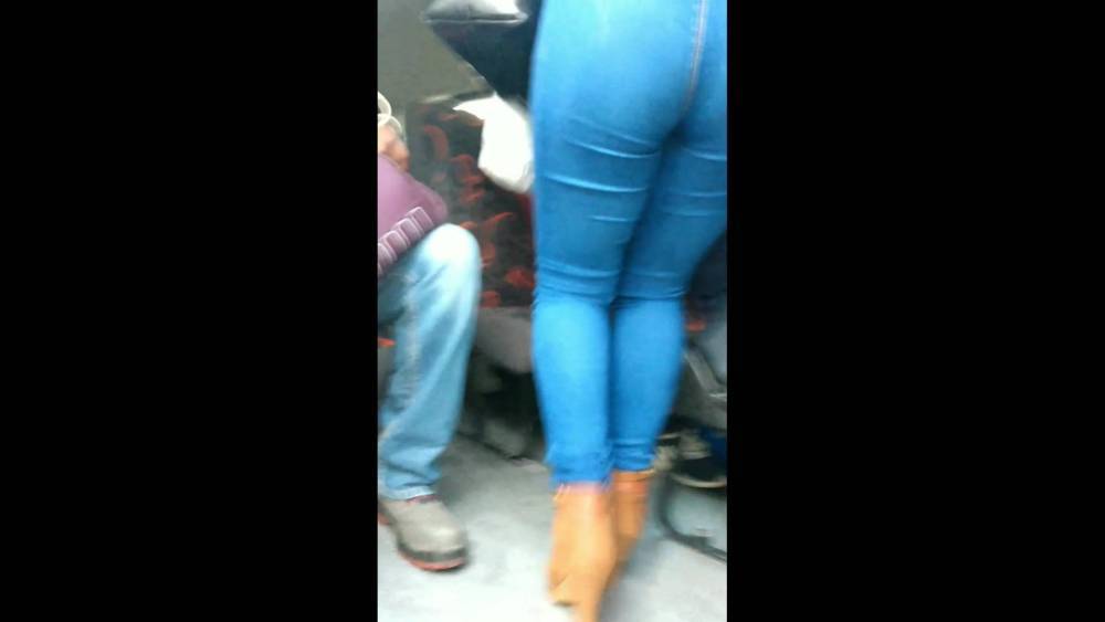 Big ass un blue tight jeans - xh.video