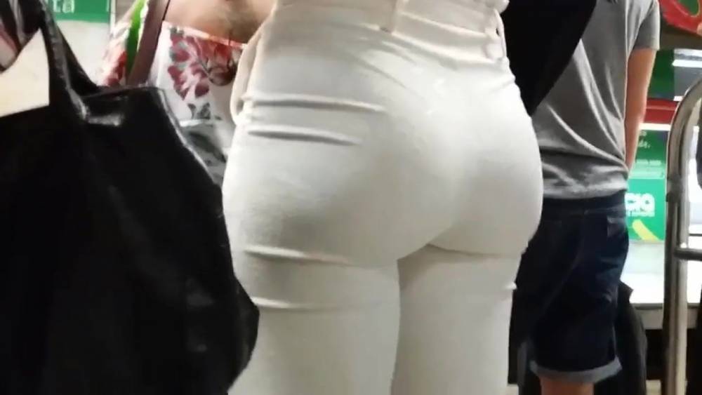 Candid milf great ass in white pants - xh.video - Usa