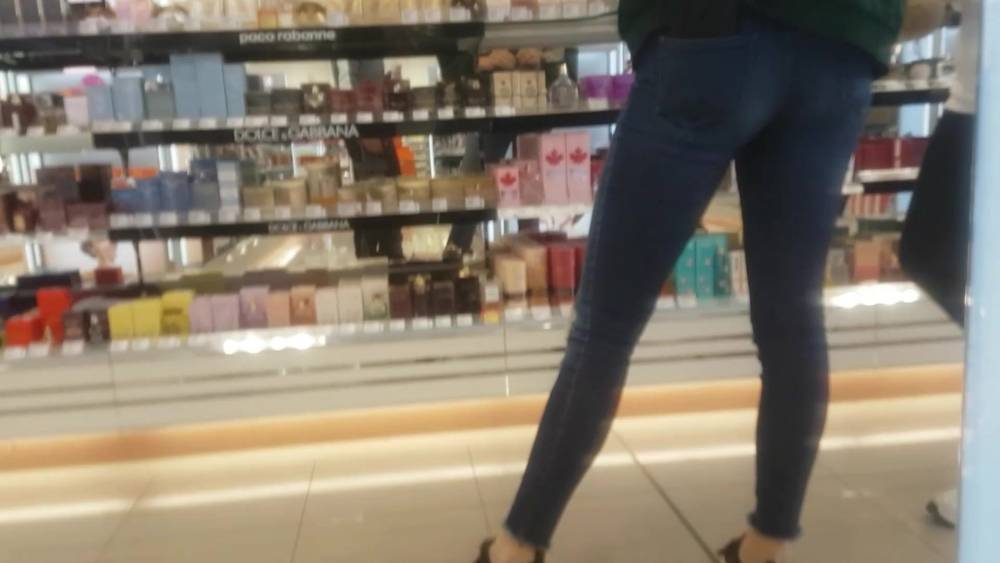 2 tiny tight teen jeans asses shopping - xh.video - Germany
