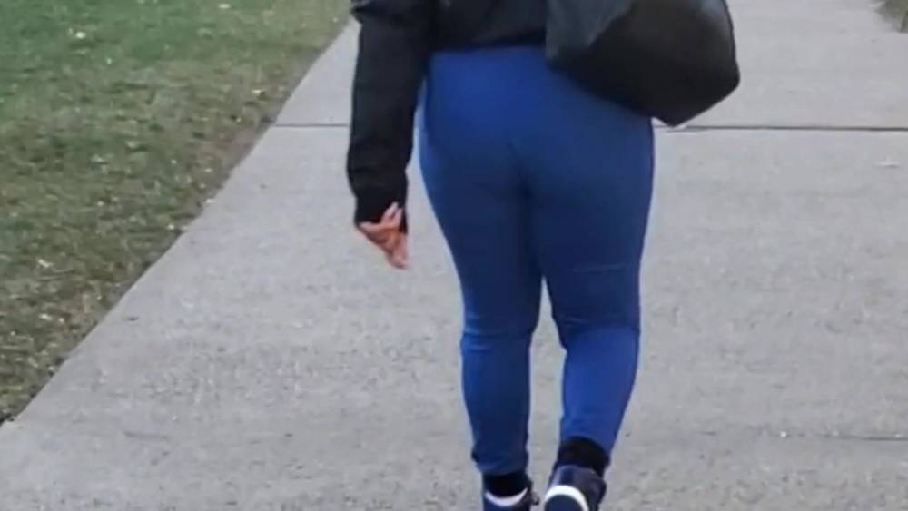Black girl bubble butt in public - xh.video