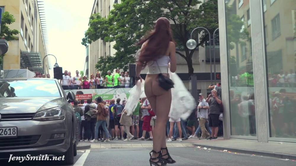 Jeny Smith walks in public in transparent dress - xh.video - Russia