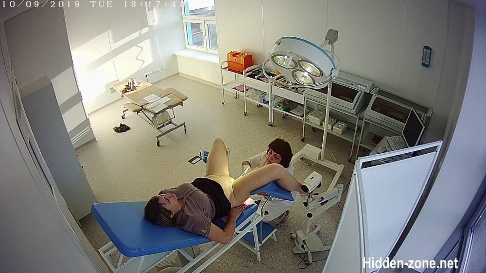 Hidden camera in the gynecological office (4) - xh.video - Russia