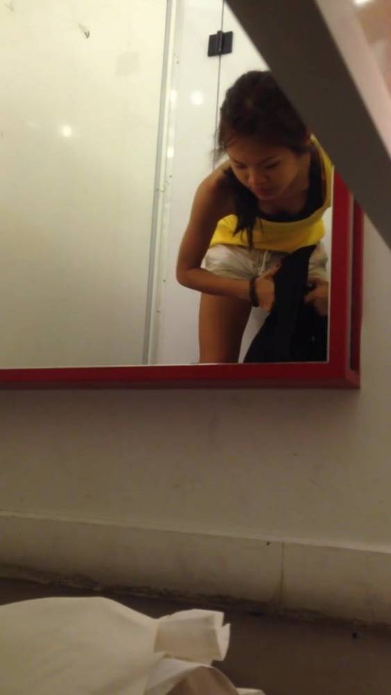 Spying Hot Singaporean in Changing Room - xhamster.com - Singapore
