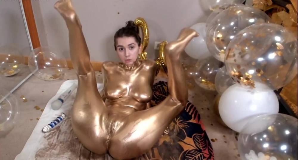 Cam Girls - Cute teen in gold body paint - xhamster.com