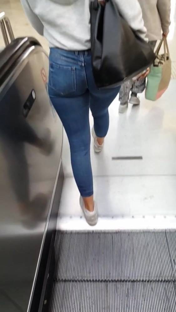 hot ass in jeans - xh.video