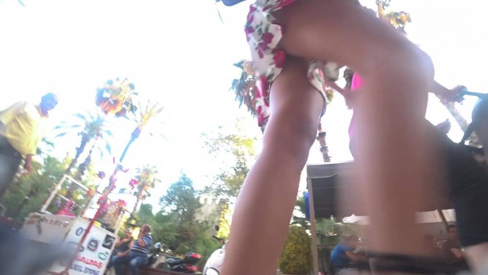 Backless Woman Upskirt - xh.video - Turkey