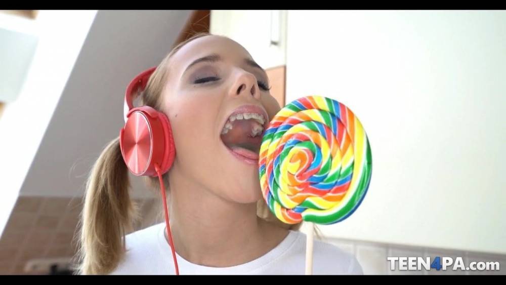 Braces Teen goes old - xh.video