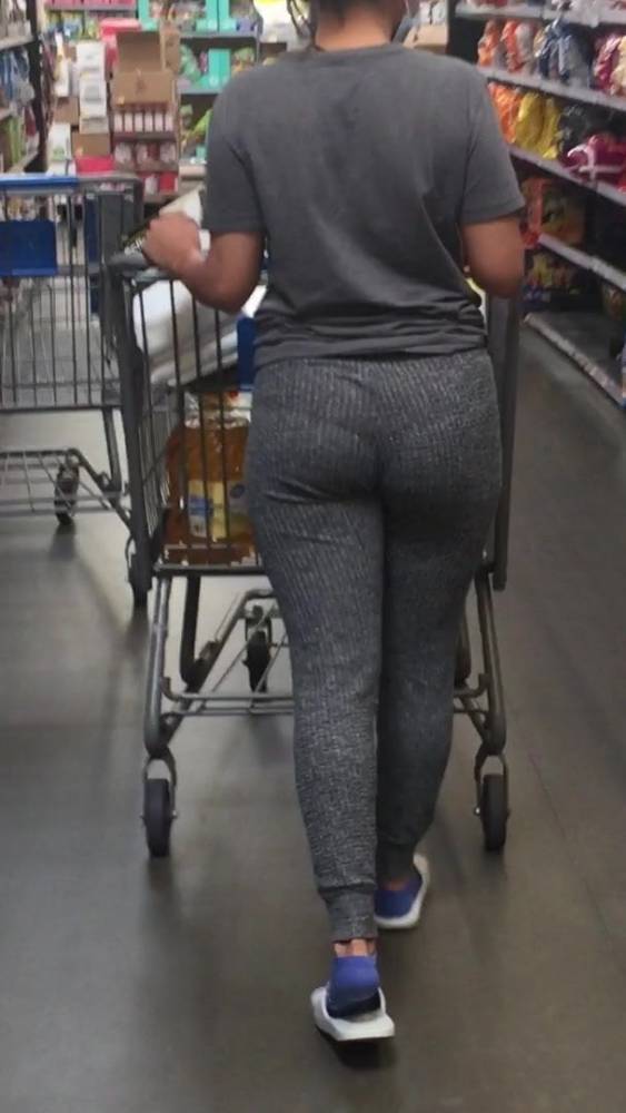 Phat booty in Walmart - xh.video - Usa