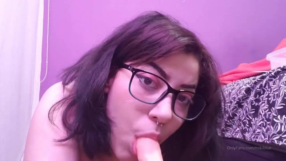 Egirl With Big Tits And Ass Masturbates - xh.video