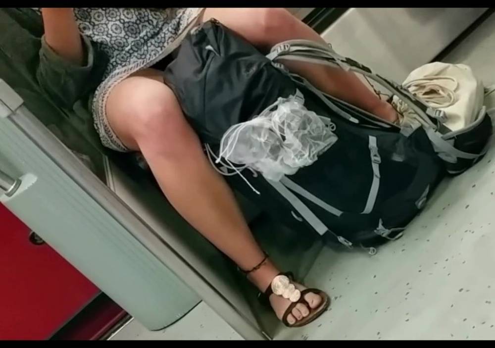 Frontal upskirt in the train - xh.video
