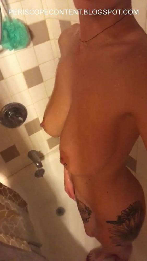 Taking shower on periscope - xh.video